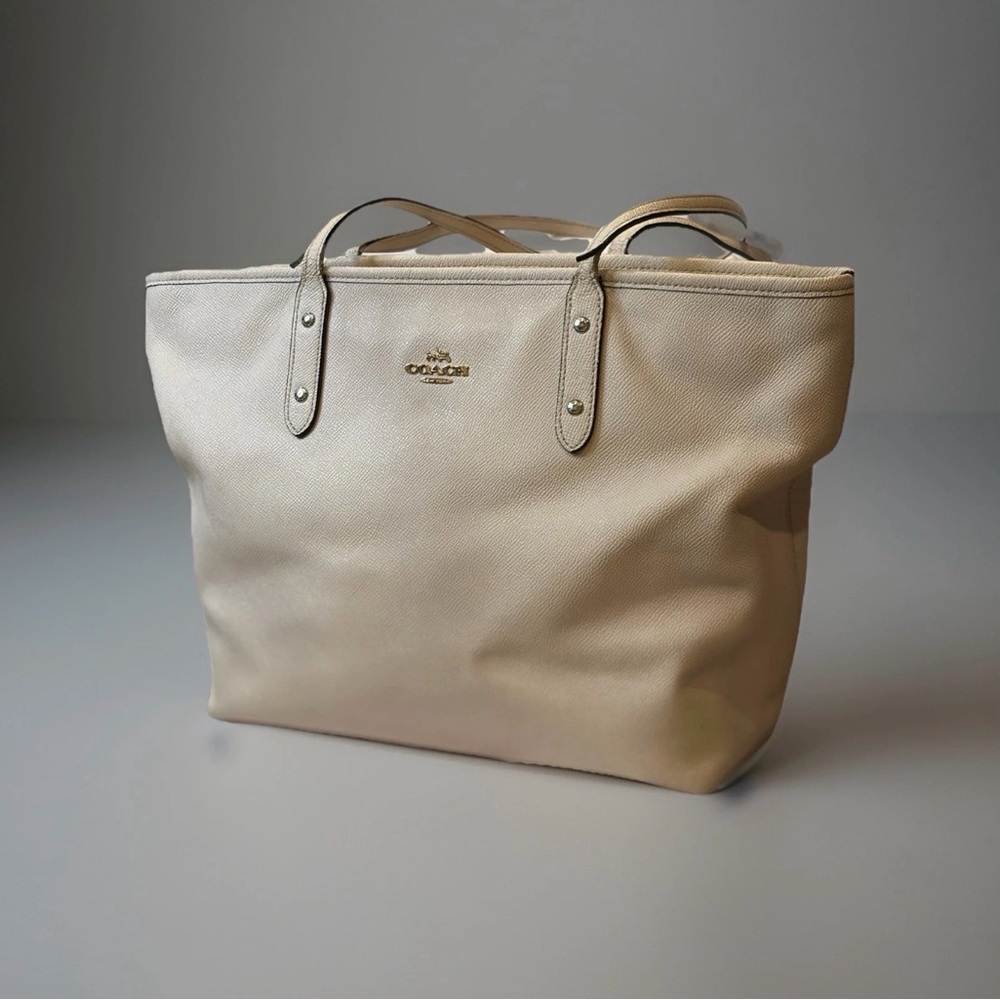 Coach City Zip Tote Chalk White Crossgrain Leather Shoulder Bag F58846